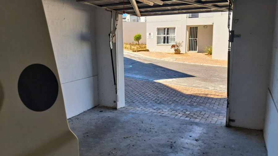 To Let 2 Bedroom Property for Rent in Big Bay Western Cape